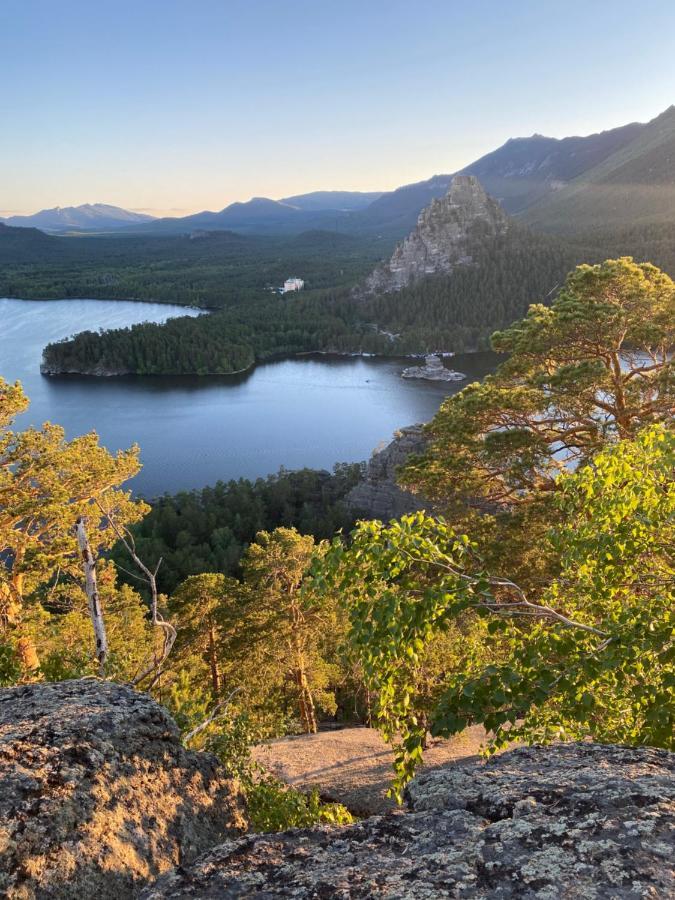 Forest And Lake Borovoje Eksteriør bilde